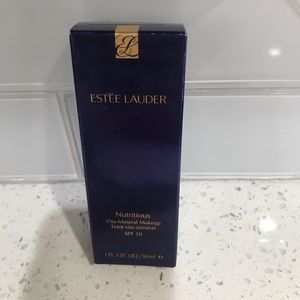 Estée Lauder Vita-Mineral Makeup intensity 4